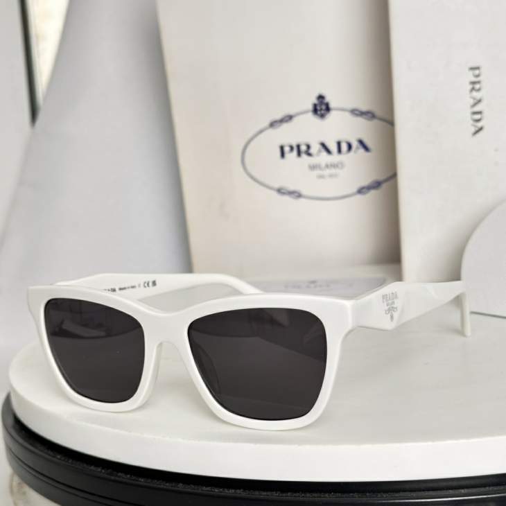 Picture of Prada Sunglasses _SKUfw75842773fw